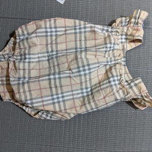 Burberry baby outfit